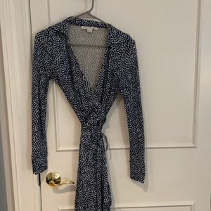 BEAUTIFUL DVF print wrap dress.